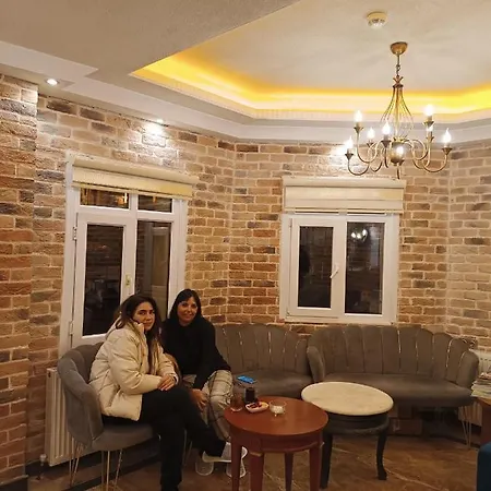 Hotell Family 3*